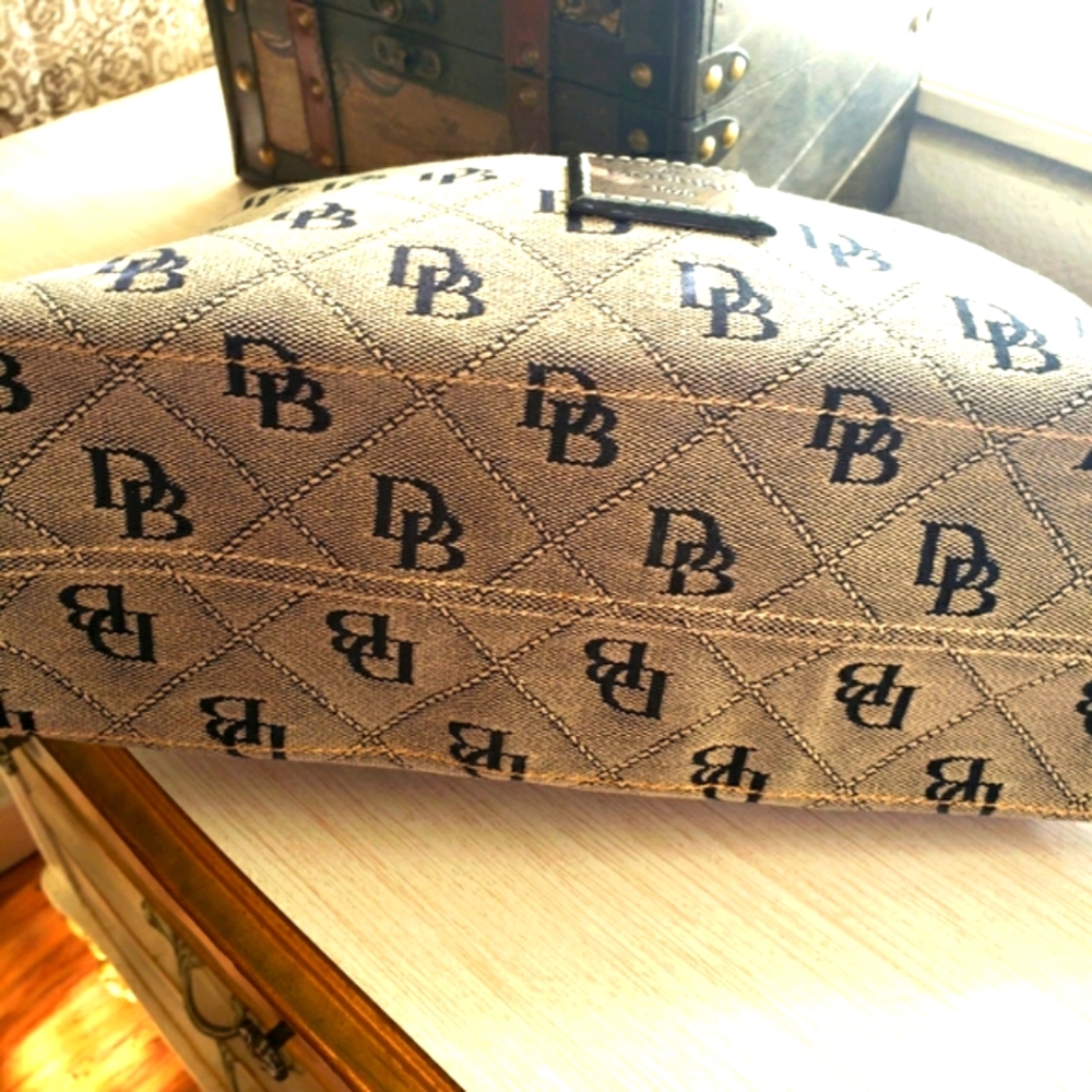 Dooney Bourke Hobo - Picture 6 of 16